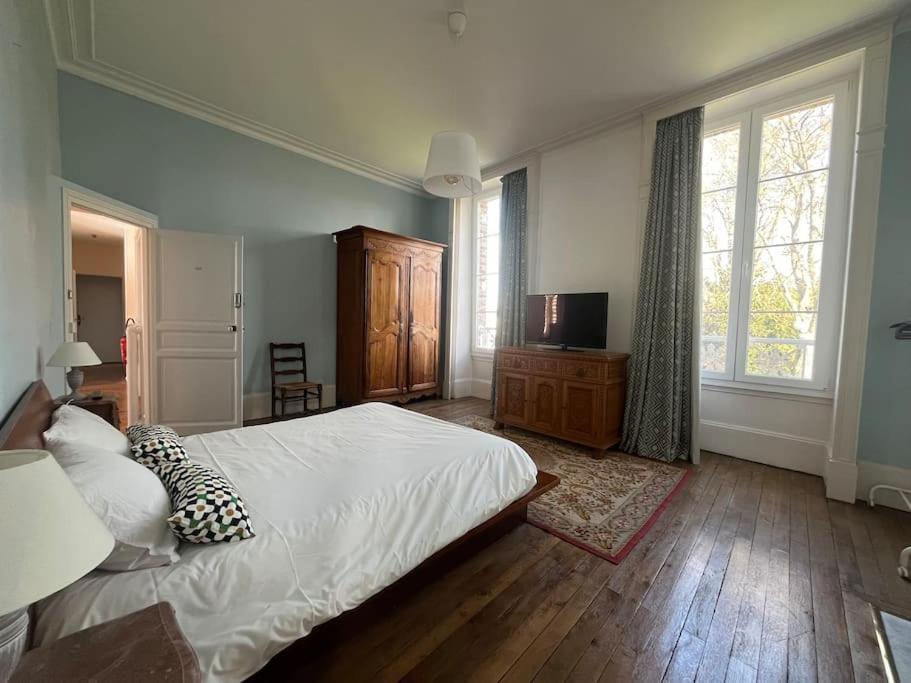 La Demeure De Margot - 24 Couchages Villeneuve-sur-Yonne Exterior foto