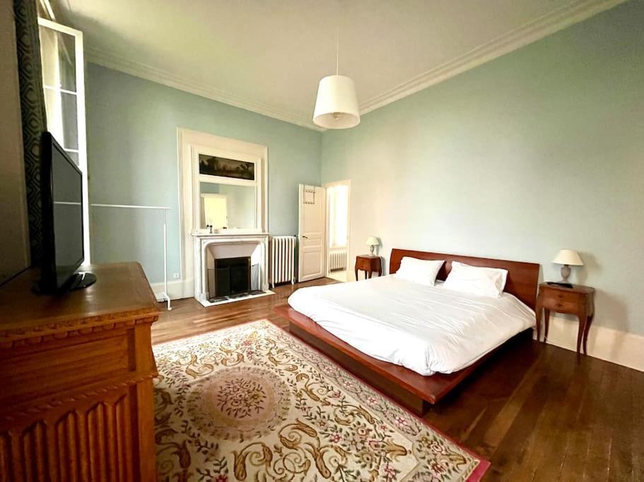 La Demeure De Margot - 24 Couchages Villeneuve-sur-Yonne Exterior foto