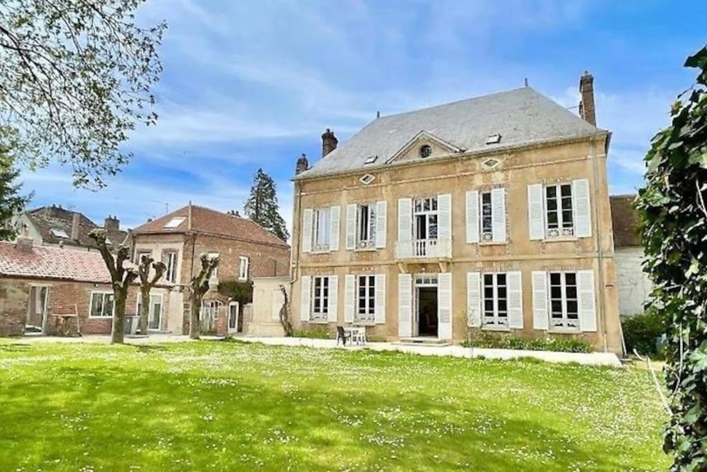 La Demeure De Margot - 24 Couchages Villeneuve-sur-Yonne Exterior foto