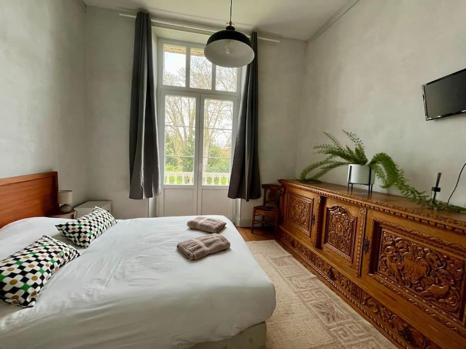 La Demeure De Margot - 24 Couchages Villeneuve-sur-Yonne Exterior foto