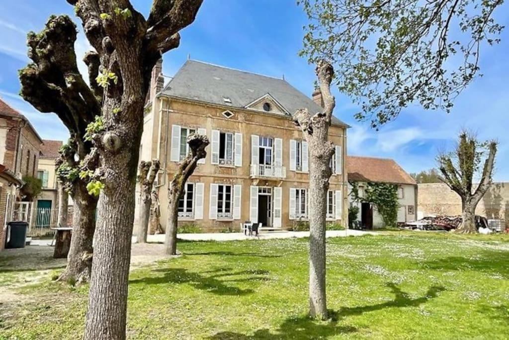 La Demeure De Margot - 24 Couchages Villeneuve-sur-Yonne Exterior foto